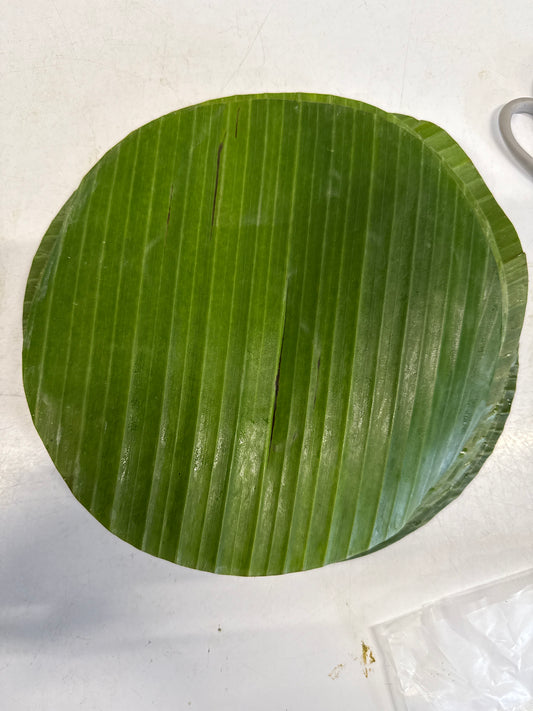 Fresh Banana leaves round